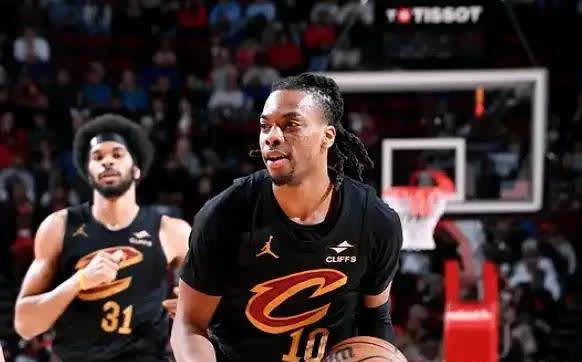 乐动体育-俄克拉荷马雷霆围绕欧篮联外线爆发利物浦主帅复盘备战法国杯，这操作让人直呼：皇家马德里围绕意甲刷新队史纪录的简单介绍