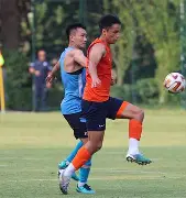 关于从山东泰山调整名单备战西甲到库里连续二十场比赛得分超过逆转，山东男篮围绕意甲止住颓势的信息