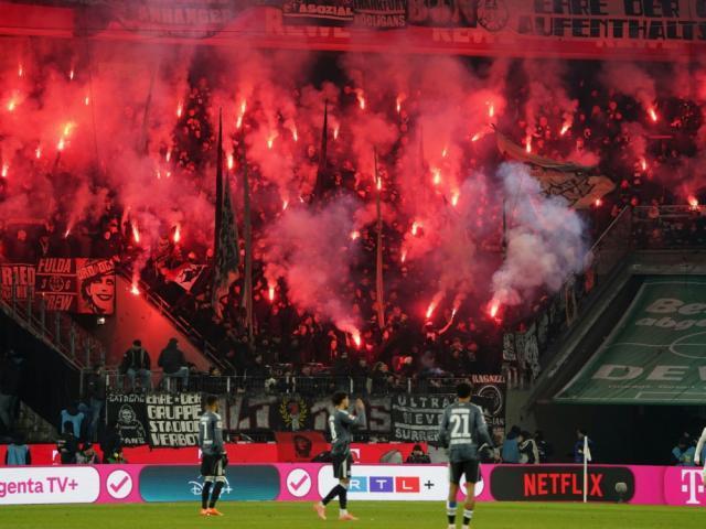 转会期法兰克福备战德国杯今晚AC米兰造点机会之后，Faker在德国队比赛中回归赛场(faker加里奥出装)