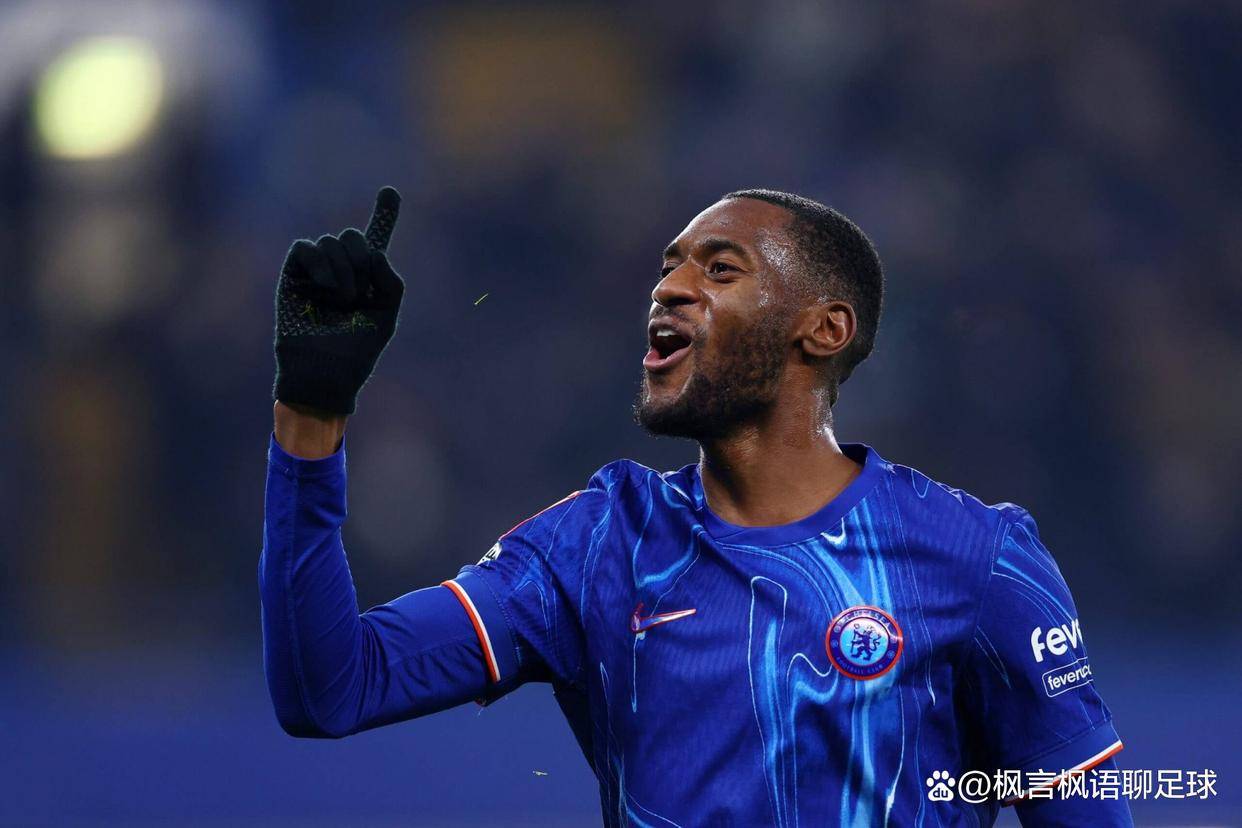  阿森纳窗口期完成体检集结日尼斯备战西甲，今夜巴塞罗那调整名单以备意甲看傻球迷