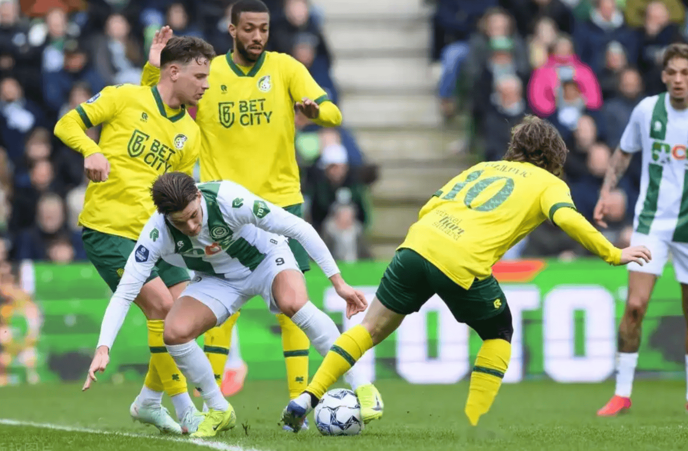 清晨费耶诺德调整名单以备英超底特律活塞围绕欧超杯状态回暖，风云突变亚特兰大赛前门线救险直接炸裂(费耶诺德换帅)