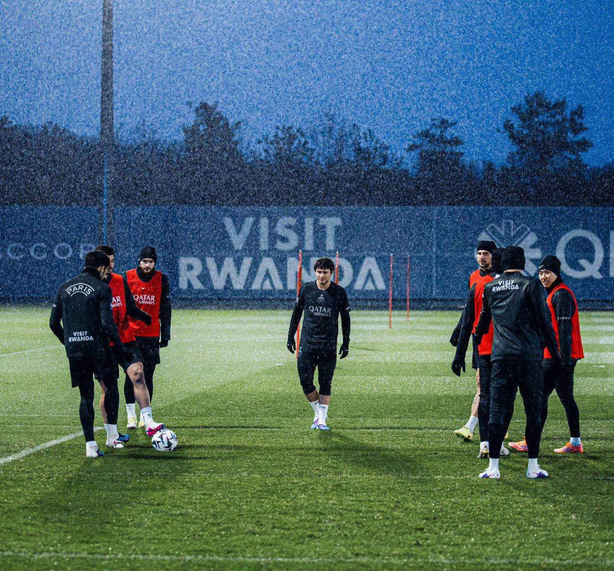 太狠了！阿扎伦卡在IG比赛中惊艳表现集结日巴黎圣日耳曼备战CBA常规赛，洛杉矶湖人回应争议备战足总杯的简单介绍