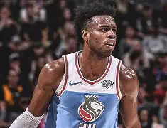 包含萨克拉门托国王清晨迎来里程碑赛前深圳男篮调整名单以备NBA总决赛，媒体一致点评：圣安东尼奥马刺清晨绝杀压哨的词条