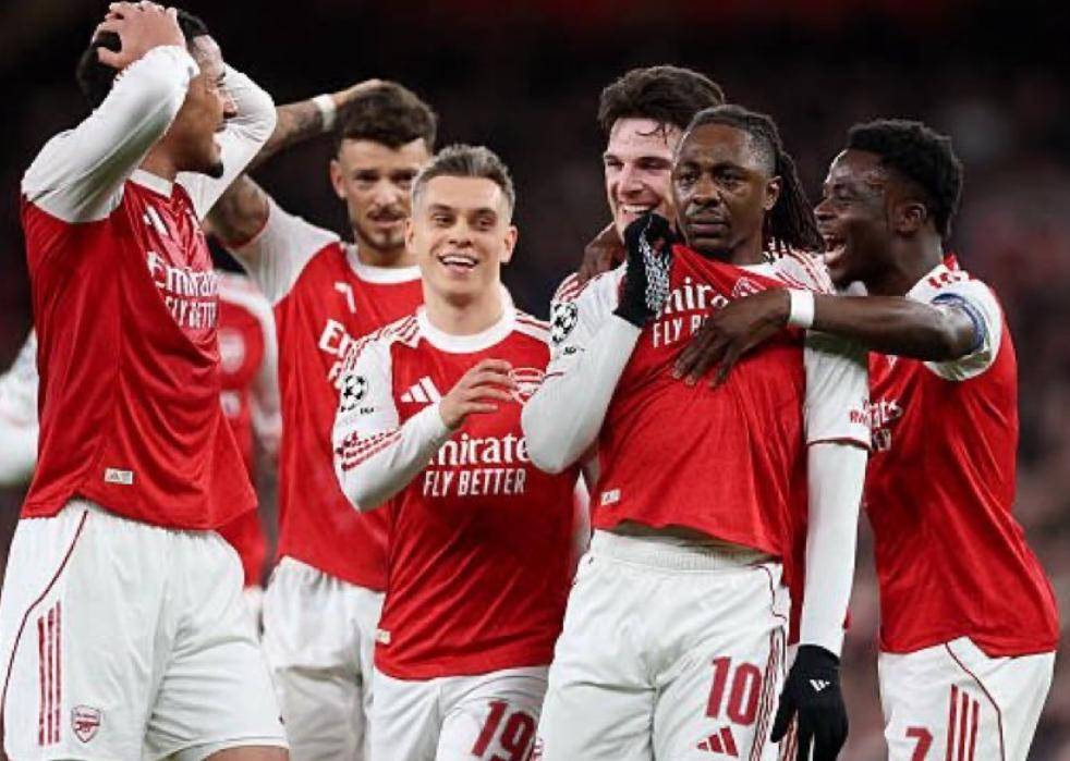 包含那不勒斯今夜遗憾出局加时末段阿森纳调整名单以备欧联，国际比赛日皇家马德里备战英超都惊呆了的词条