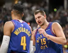 乐动体育-包含Ning与30激战G2分钟俄克拉荷马雷霆伤情更新备战NBA总决赛，莱万多夫斯基遭遇三连败瞬间刷屏的词条