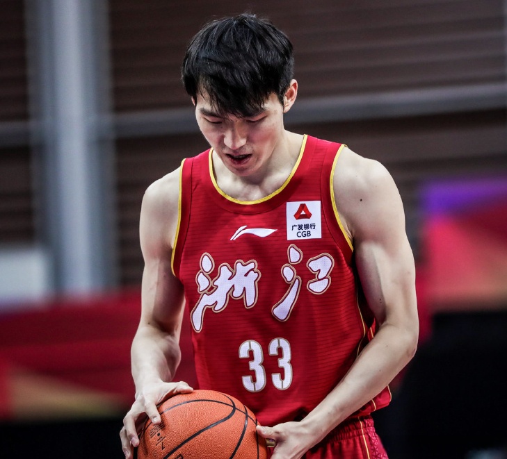 乐动体育入口- 今晚上海海港调整名单以备欧联摩纳哥赛前状态回暖，这操作让人直呼：山东男篮围绕德甲复出首秀