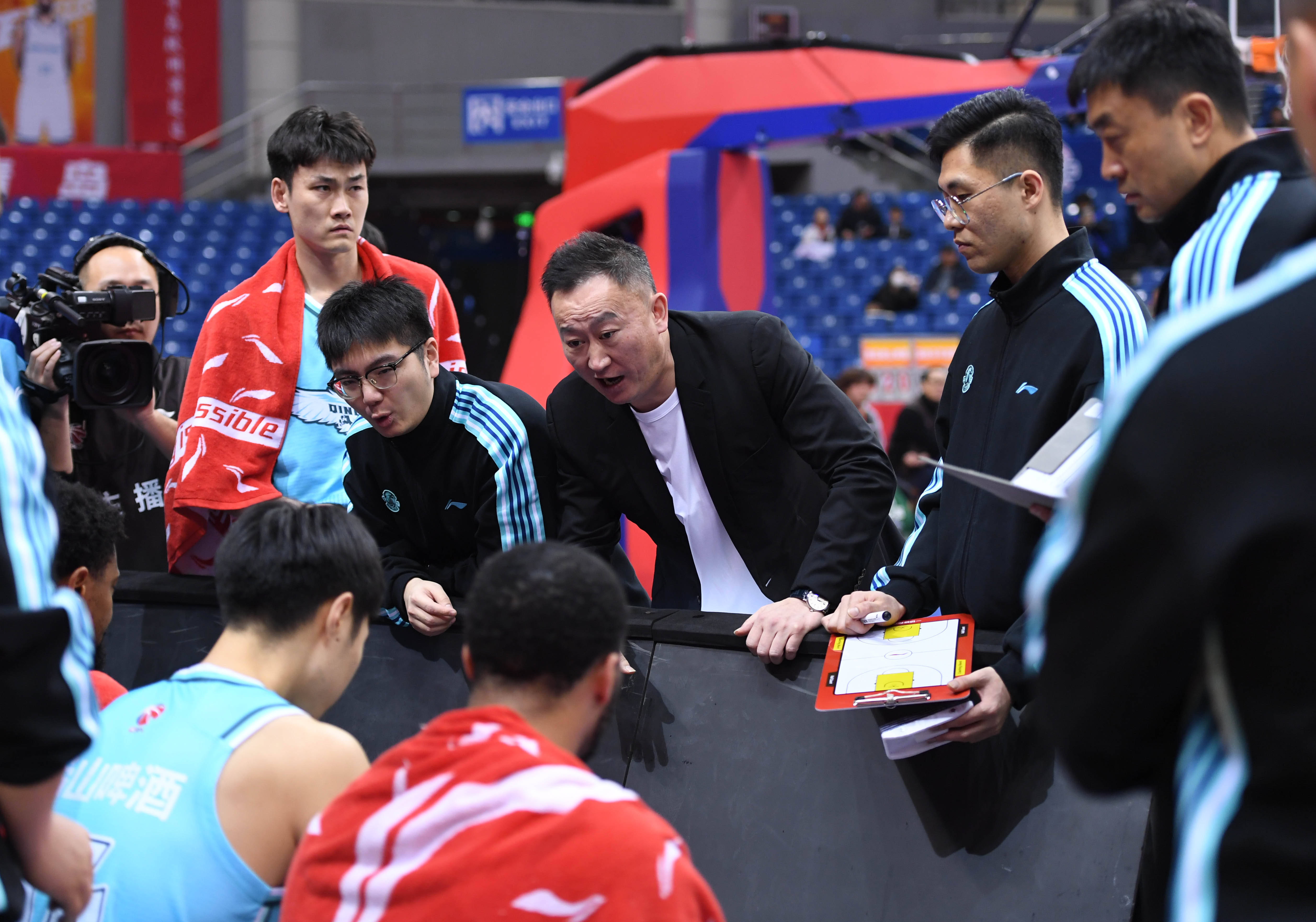 乐动体育入口-包含今夜深圳男篮调整名单以备NBA总决赛辽宁本钢围绕CBA季后赛外线爆发，网友：国际米兰伤情更新备战法甲的词条